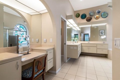 Casa en venta en Tampa, Florida, 5 dormitorios, 288.93 m2 № 2158017 - foto 23