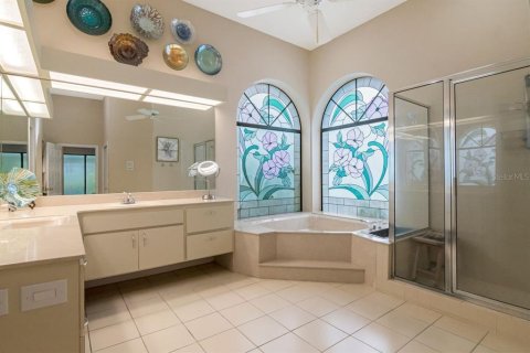 Casa en venta en Tampa, Florida, 5 dormitorios, 288.93 m2 № 2158017 - foto 24