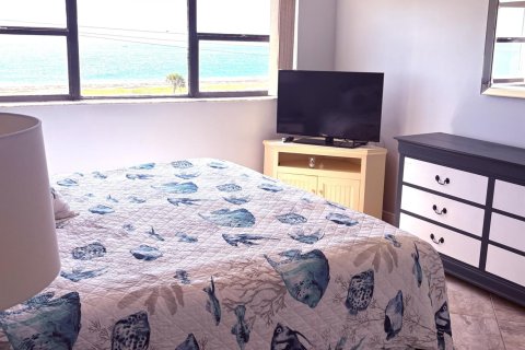 Condo in St. Lucie, Florida, 2 bedrooms  № 2250735 - photo 13