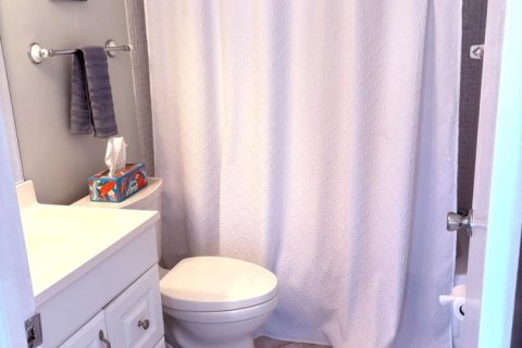 Condo in St. Lucie, Florida, 2 bedrooms  № 2250735 - photo 25