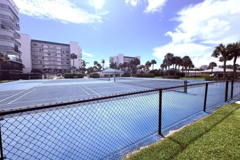 Condo in St. Lucie, Florida, 2 bedrooms  № 2250735 - photo 22