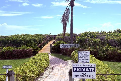 Condo in St. Lucie, Florida, 2 bedrooms  № 2250735 - photo 15