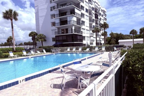 Condo in St. Lucie, Florida, 2 bedrooms  № 2250735 - photo 21