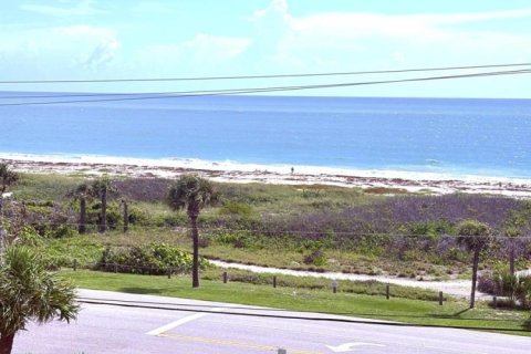 Condo in St. Lucie, Florida, 2 bedrooms  № 2250735 - photo 9