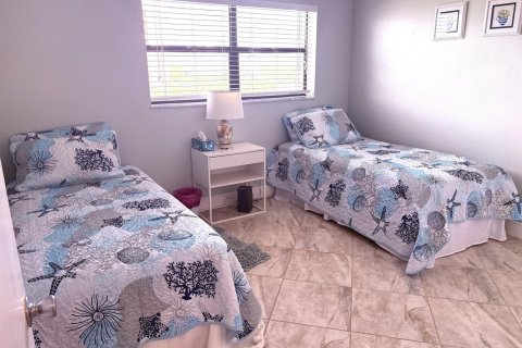 Condo in St. Lucie, Florida, 2 bedrooms  № 2250735 - photo 24