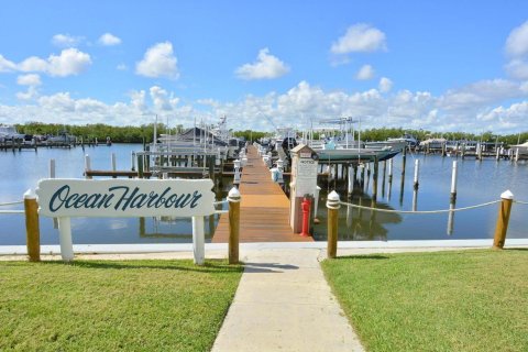 Condo in St. Lucie, Florida, 2 bedrooms  № 2250735 - photo 23