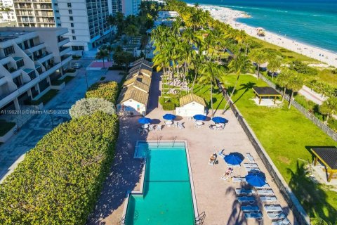 Condo in Miami Beach, Florida, 1 bedroom  № 1954237 - photo 6