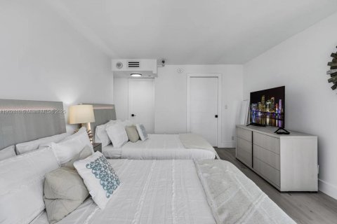 Condo in Miami Beach, Florida, 1 bedroom  № 1954237 - photo 29