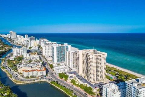 Condo in Miami Beach, Florida, 1 bedroom  № 1954237 - photo 9