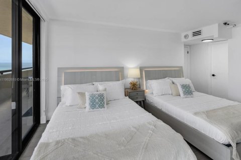 Condo in Miami Beach, Florida, 1 bedroom  № 1954237 - photo 25