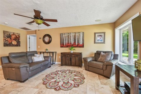 House in Odessa, Florida 4 bedrooms, 378.48 sq.m. № 1793480 - photo 27