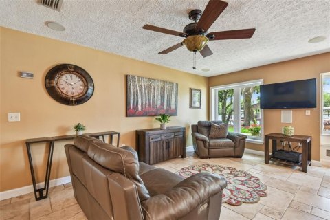 House in Odessa, Florida 4 bedrooms, 378.48 sq.m. № 1793480 - photo 28