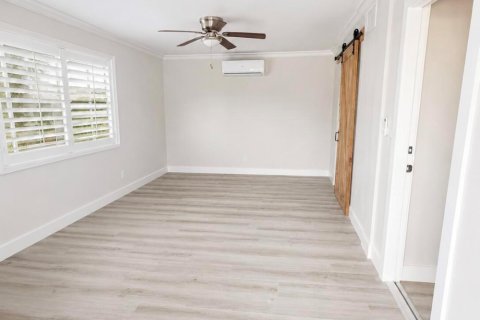 House in Stuart, Florida 4 bedrooms, 184.69 sq.m. № 2250029 - photo 15