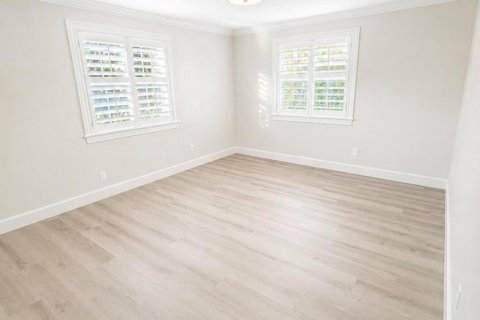 House in Stuart, Florida 4 bedrooms, 184.69 sq.m. № 2250029 - photo 20