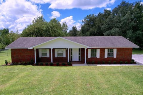 House in Plant City, Florida 4 bedrooms, 212 sq.m. № 2306198