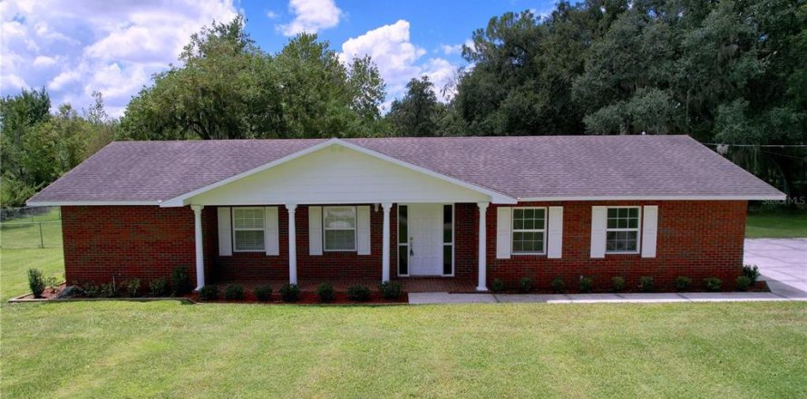 House in Plant City, Florida 4 bedrooms, 212 sq.m. № 2306198