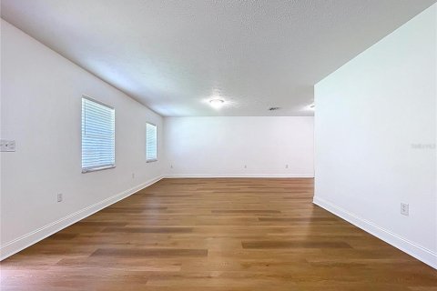House in Plant City, Florida 4 bedrooms, 212 sq.m. № 2306198 - photo 13