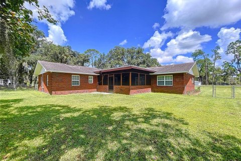 House in Plant City, Florida 4 bedrooms, 212 sq.m. № 2306198 - photo 2