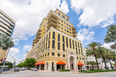 Commercial property in Coral Gables, Florida № 2020775