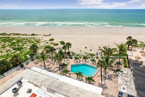Condo in Venice, Florida, 2 bedrooms  № 2302994 - photo 8