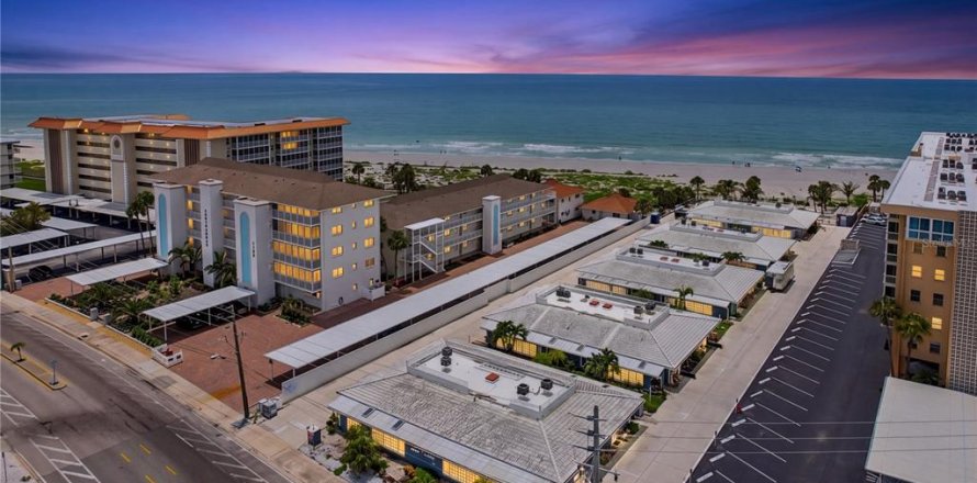Condo in Venice, Florida, 2 bedrooms  № 2302994