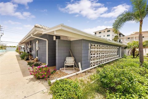 Condo in Venice, Florida, 2 bedrooms  № 2302994 - photo 6