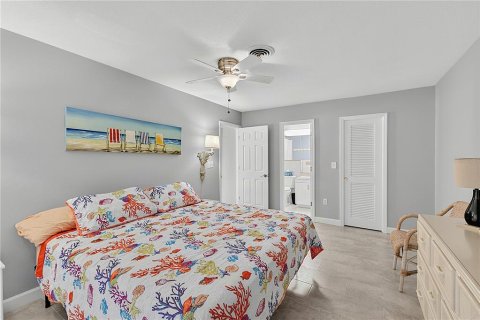 Condo in Venice, Florida, 2 bedrooms  № 2302994 - photo 24