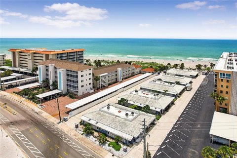 Condo in Venice, Florida, 2 bedrooms  № 2302994 - photo 2