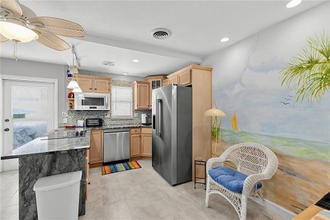 Condo in Venice, Florida, 2 bedrooms  № 2302994 - photo 15