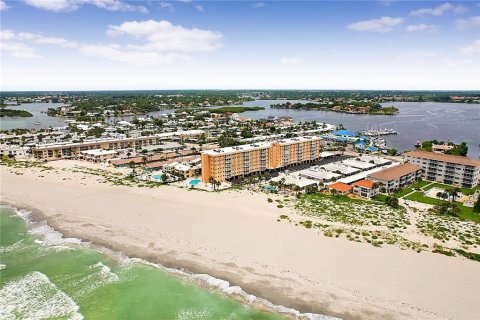 Condo in Venice, Florida, 2 bedrooms  № 2302994 - photo 4