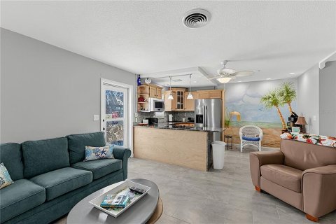 Condo in Venice, Florida, 2 bedrooms  № 2302994 - photo 12
