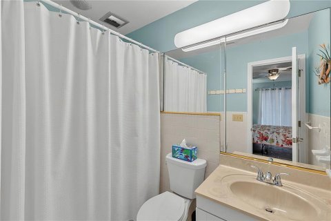 Condo in Venice, Florida, 2 bedrooms  № 2302994 - photo 25
