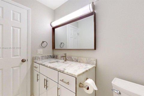 Touwnhouse à louer à Miami, Floride: 3 chambres, 137.68 m2 № 1964138 - photo 25