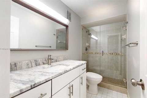 Touwnhouse à louer à Miami, Floride: 3 chambres, 137.68 m2 № 1964138 - photo 26