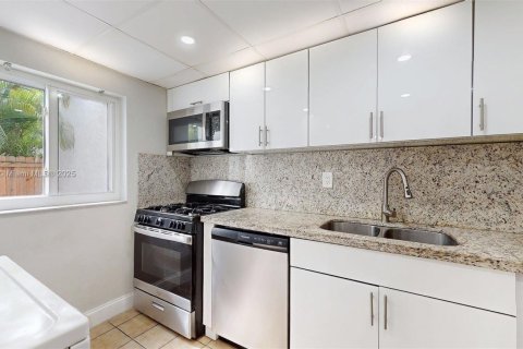 Touwnhouse à louer à Miami, Floride: 3 chambres, 137.68 m2 № 1964138 - photo 28