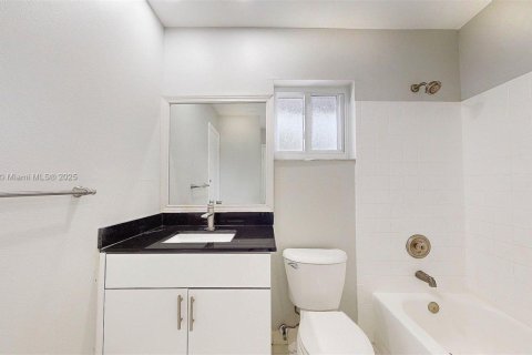 Touwnhouse à louer à Miami, Floride: 3 chambres, 137.68 m2 № 1964138 - photo 9
