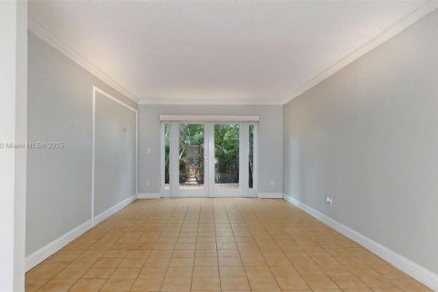 Touwnhouse à louer à Miami, Floride: 3 chambres, 137.68 m2 № 1964138 - photo 17