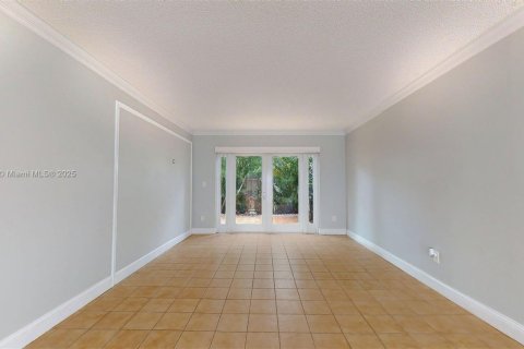 Touwnhouse à louer à Miami, Floride: 3 chambres, 137.68 m2 № 1964138 - photo 15