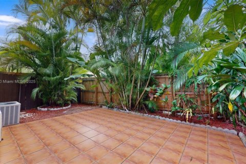 Touwnhouse à louer à Miami, Floride: 3 chambres, 137.68 m2 № 1964138 - photo 21