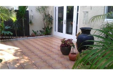 Touwnhouse à louer à Miami, Floride: 3 chambres, 137.68 m2 № 1964138 - photo 4