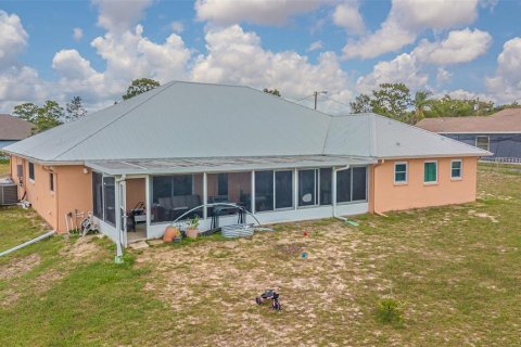 House in Spring Hill, Florida 4 bedrooms, 279.54 sq.m. № 1746597 - photo 12