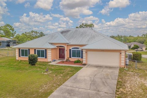 House in Spring Hill, Florida 4 bedrooms, 279.54 sq.m. № 1746597 - photo 3