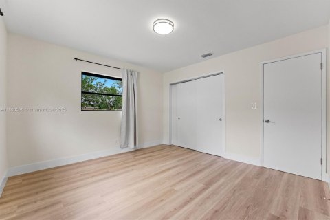 House in Fort Lauderdale, Florida 4 bedrooms, 140.38 sq.m. № 1891346 - photo 27