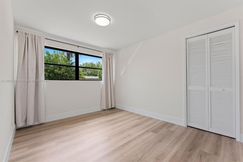House in Fort Lauderdale, Florida 4 bedrooms, 140.38 sq.m. № 1891346 - photo 29