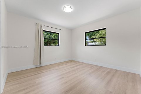 House in Fort Lauderdale, Florida 4 bedrooms, 140.38 sq.m. № 1891346 - photo 18