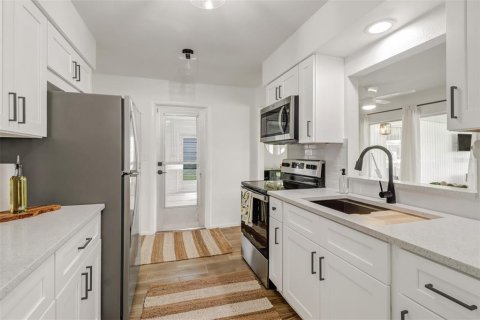 Casa en venta en North Fort Myers, Florida, 3 dormitorios, 115.76 m2 № 1898934 - foto 7