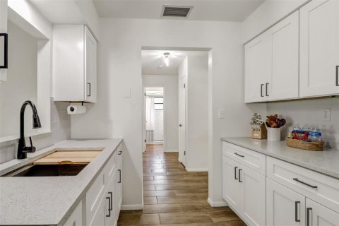 Casa en venta en North Fort Myers, Florida, 3 dormitorios, 115.76 m2 № 1898934 - foto 9