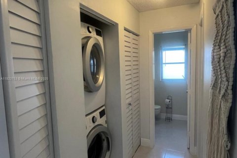 Villa ou maison à louer à Boca Raton, Floride: 2 chambres, 94.95 m2 № 1936225 - photo 7