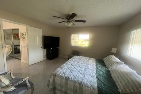 Villa ou maison à louer à Boca Raton, Floride: 2 chambres, 94.95 m2 № 1936225 - photo 9