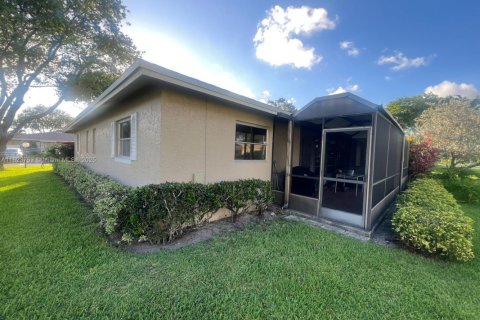 Villa ou maison à louer à Boca Raton, Floride: 2 chambres, 94.95 m2 № 1936225 - photo 2